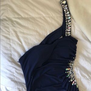 Long formal dress w one shoulder strap